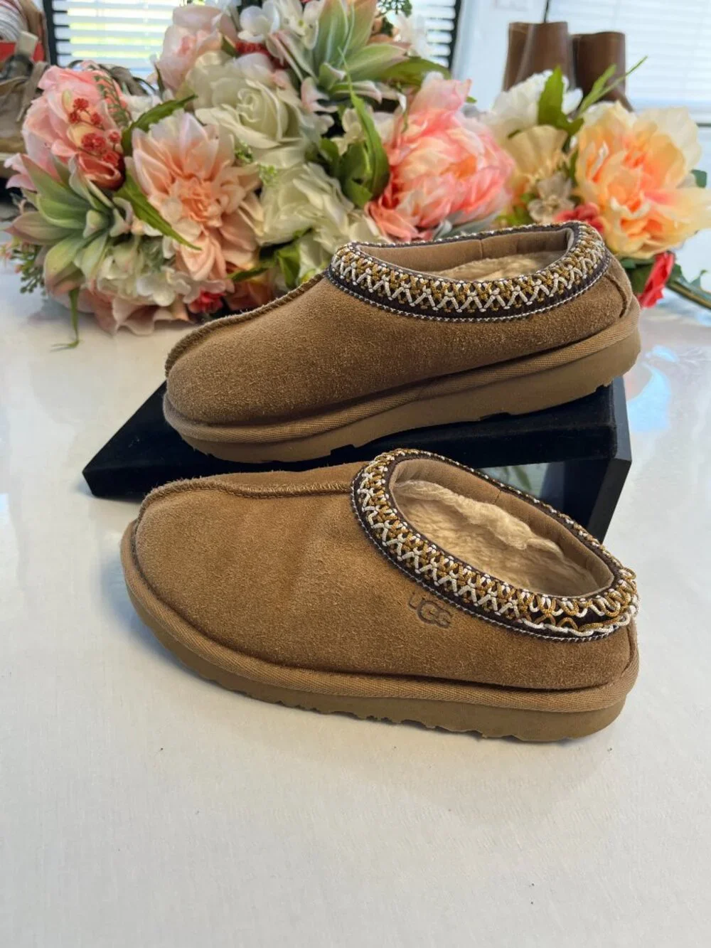 UGG Kids Chestnut Suede Braid Trim Slippers Size 12